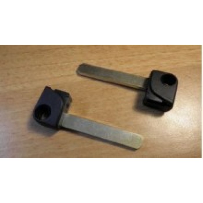 Ключ для брелка Смарт HONDA, с местом для чипа (Ключи Honda) (код 831)