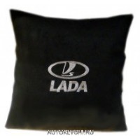 Подушки с логотипом марки автомобиля LADA